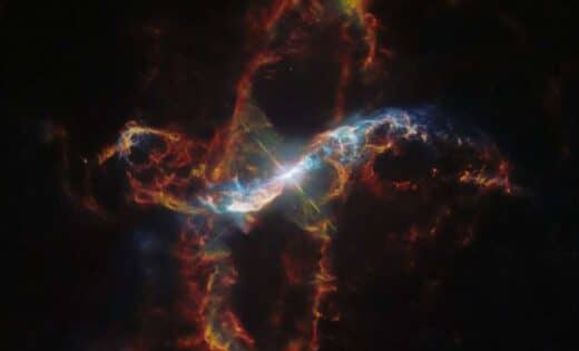 Hubble Captures Explosive Details Of R Aquarii, A Stellar Binary System