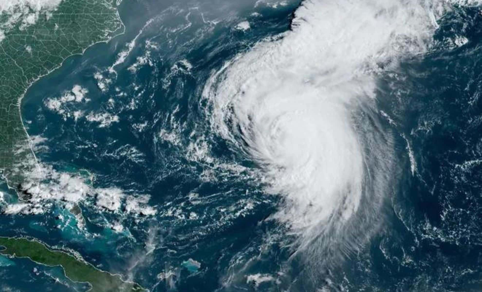 Hurricane Ernesto Closes In On Bermuda As A Category 2 Storm