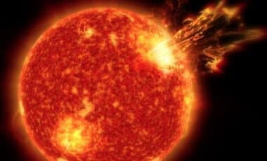 Solar Flare Alert: Earth Faces Potential Blast from Powerful Sunspot AR3712