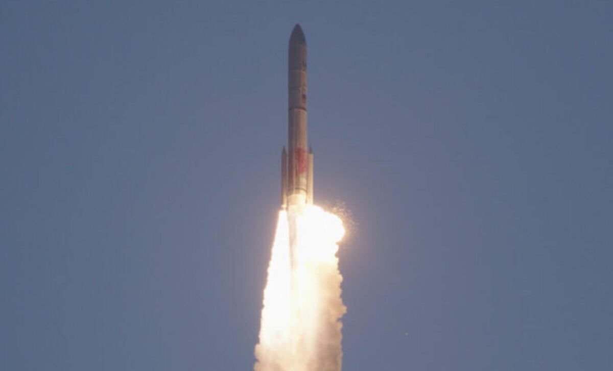 Ula’s Vulcan Rocket Completes Critical Second Test Flight, Despite Booster Anomaly